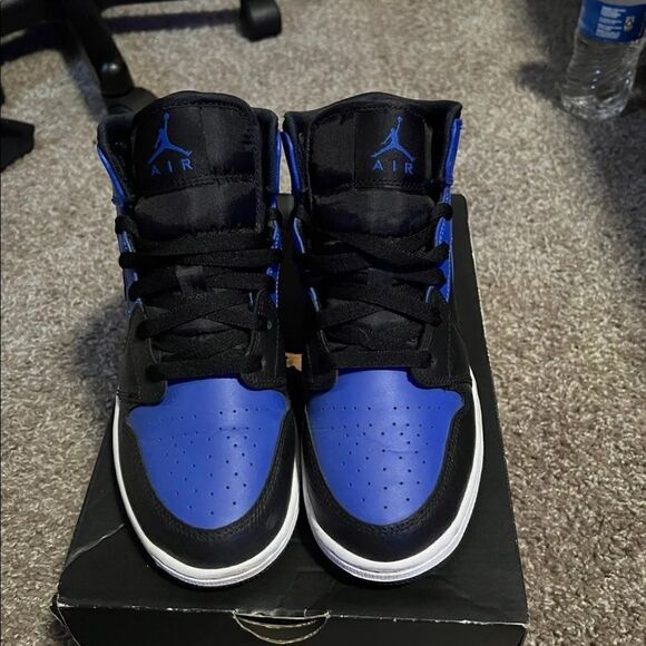 COPY - Air Jordan 1 Mid (gs)Black /Hyper Royal)boys grade school size 6y Nike d… - Picture 2 of 8